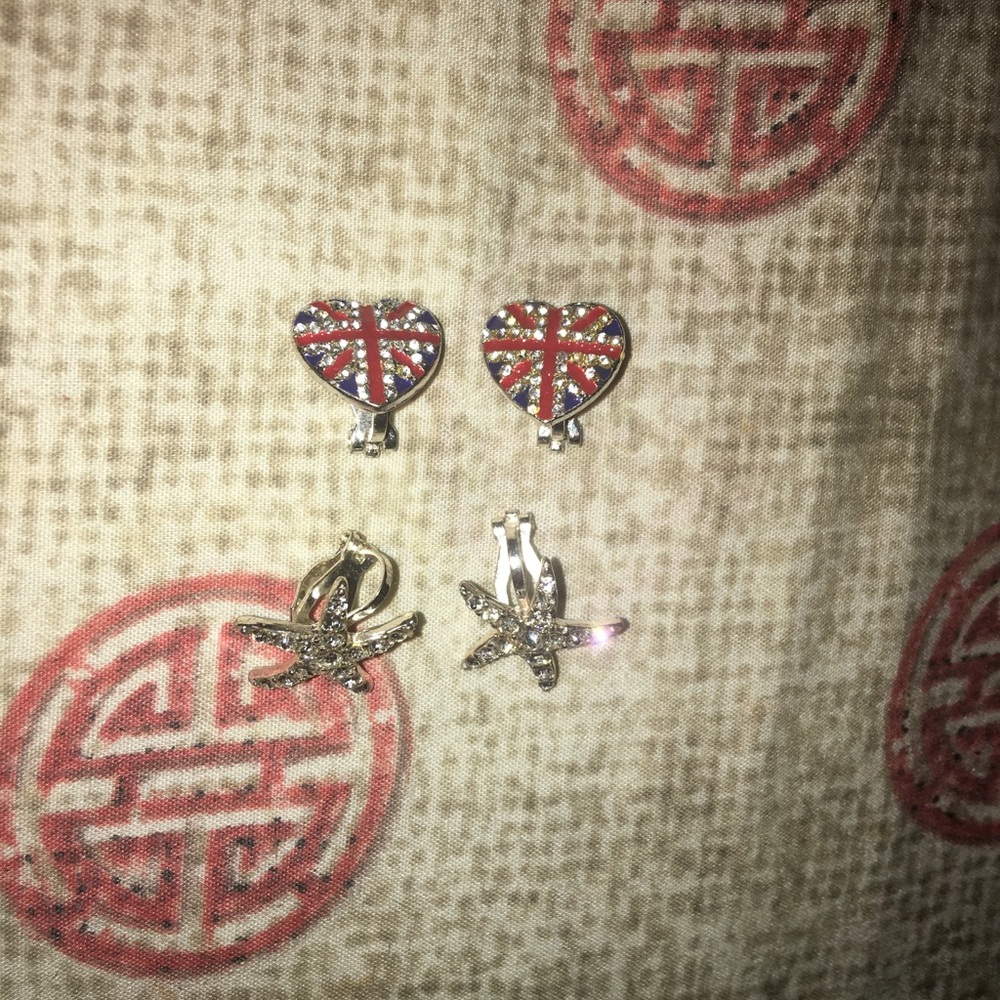 2 pairs of clip on earrings
